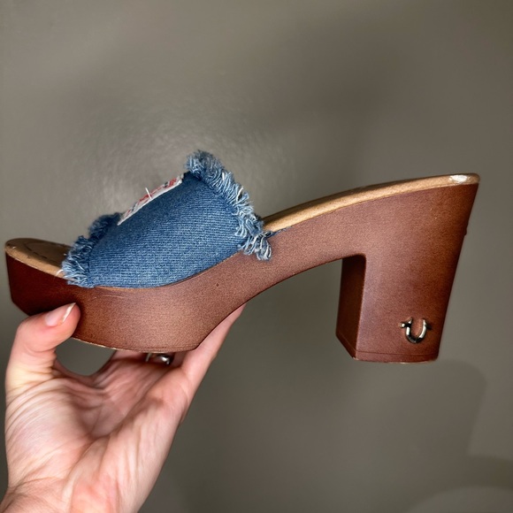 Deadstock True Religion Pump Thick Wedge Heel Frayed Denim - Picture 2 of 4